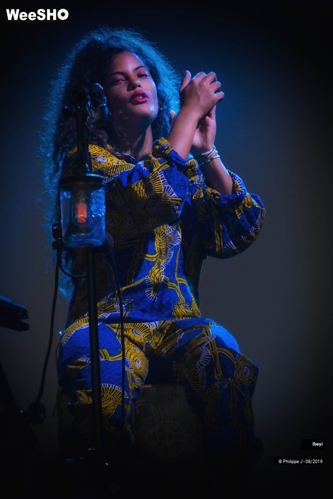 8/16 photos du spectacle Ibeyi
