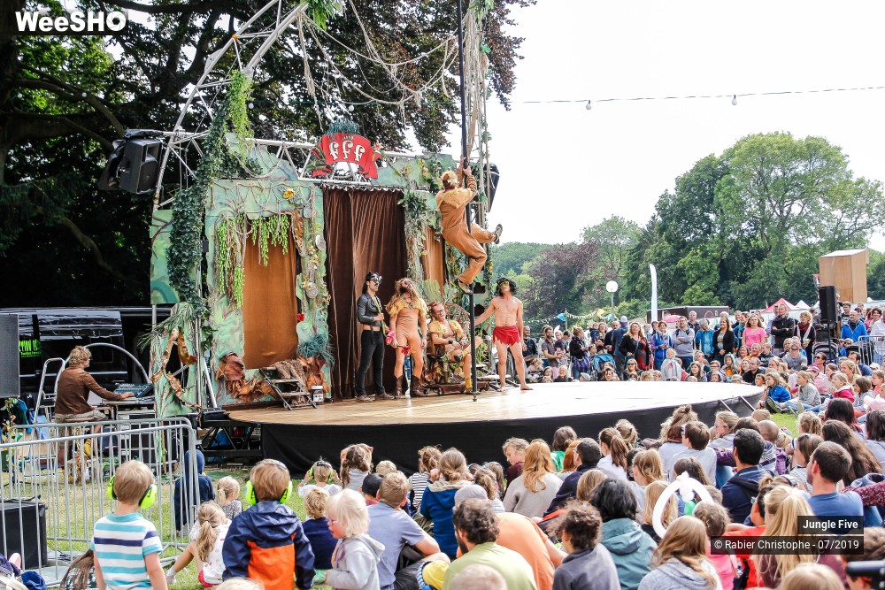 25/38 photos du spectacle Jungle Five