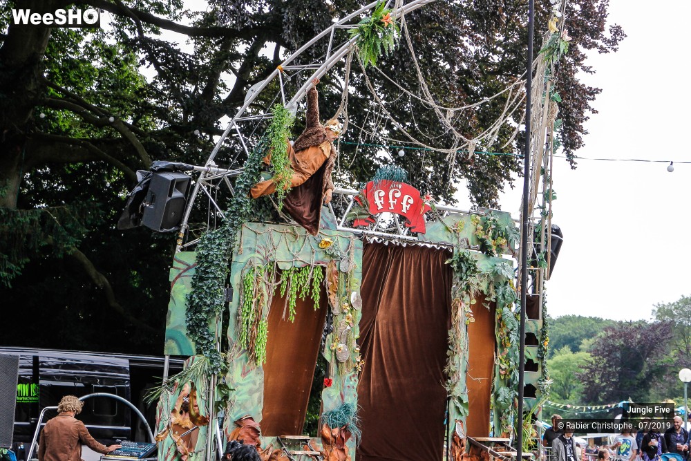 28/38 photos du spectacle Jungle Five