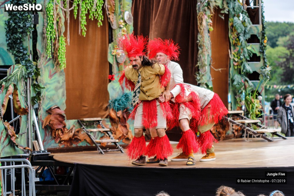 37/38 photos du spectacle Jungle Five