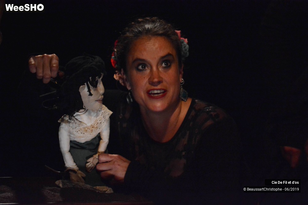 18/34 photos du spectacle Mangeuse de terre