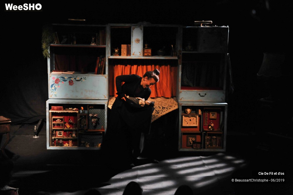 21/34 photos du spectacle Mangeuse de terre