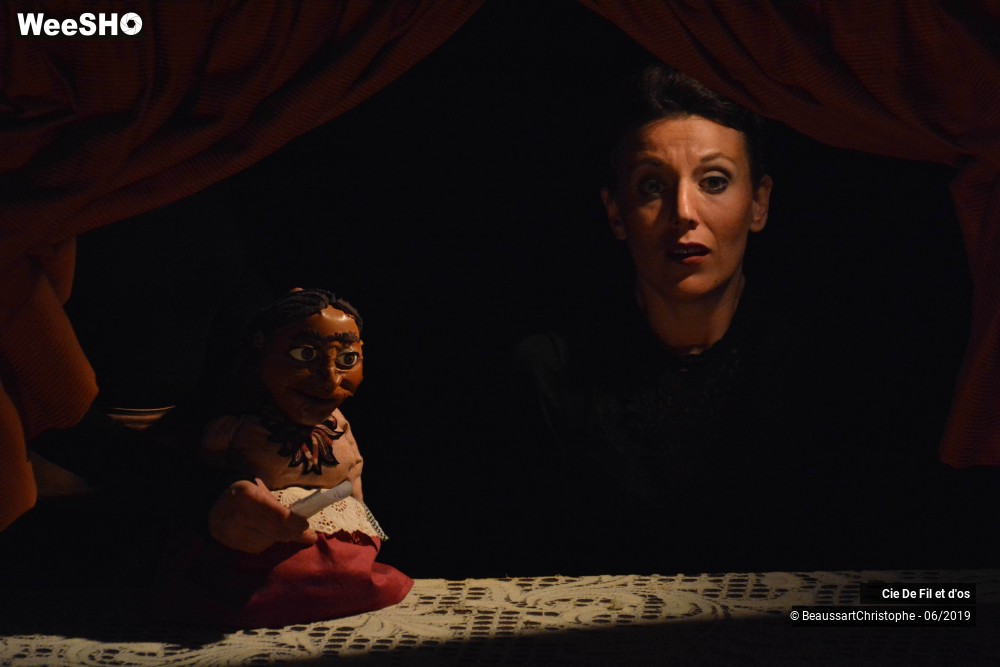23/34 photos du spectacle Mangeuse de terre