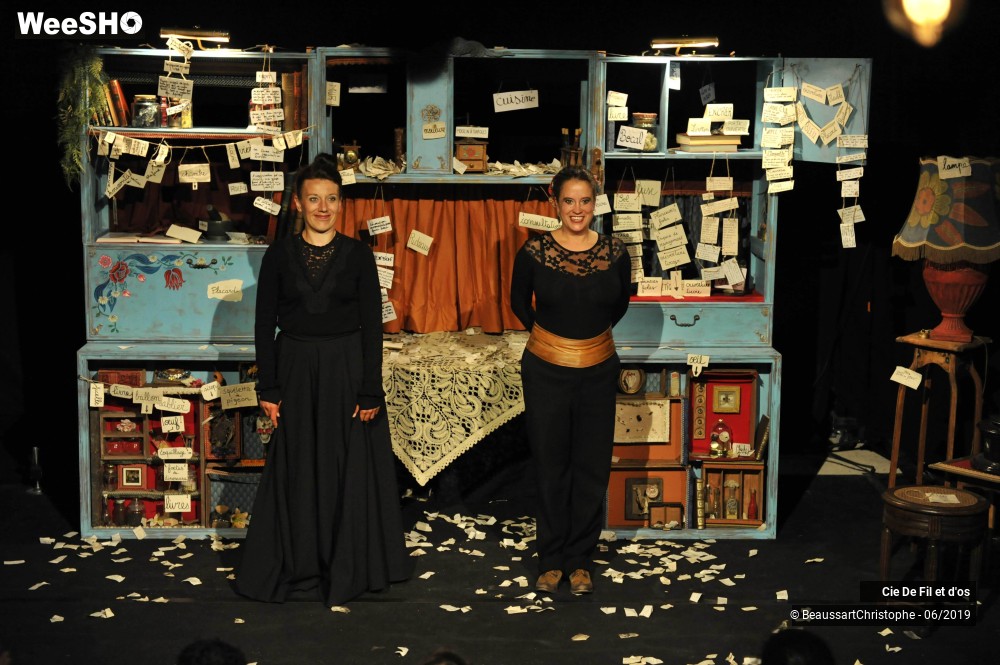 32/34 photos du spectacle Mangeuse de terre
