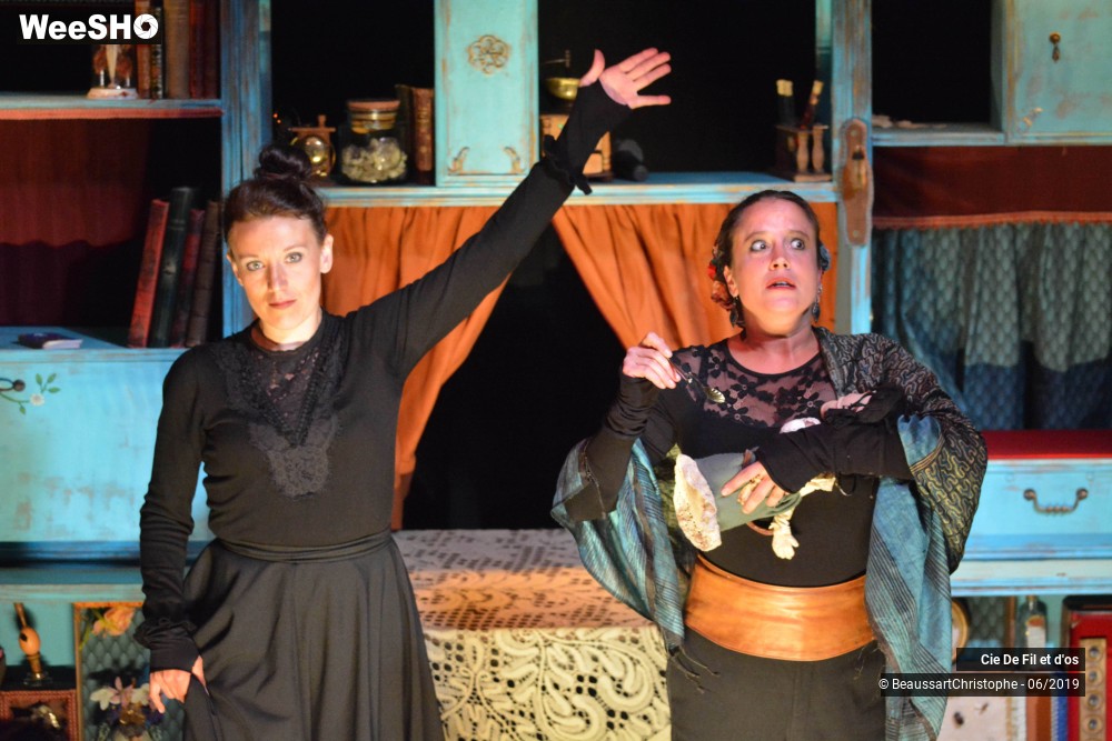 34/34 photos du spectacle Mangeuse de terre