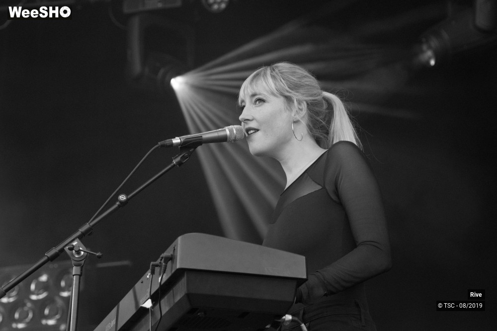 3/8 photos du spectacle Rive