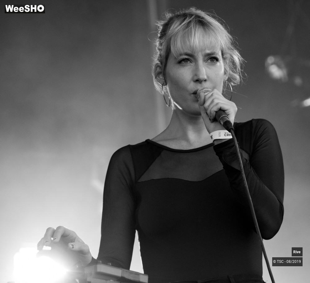 6/8 photos du spectacle Rive