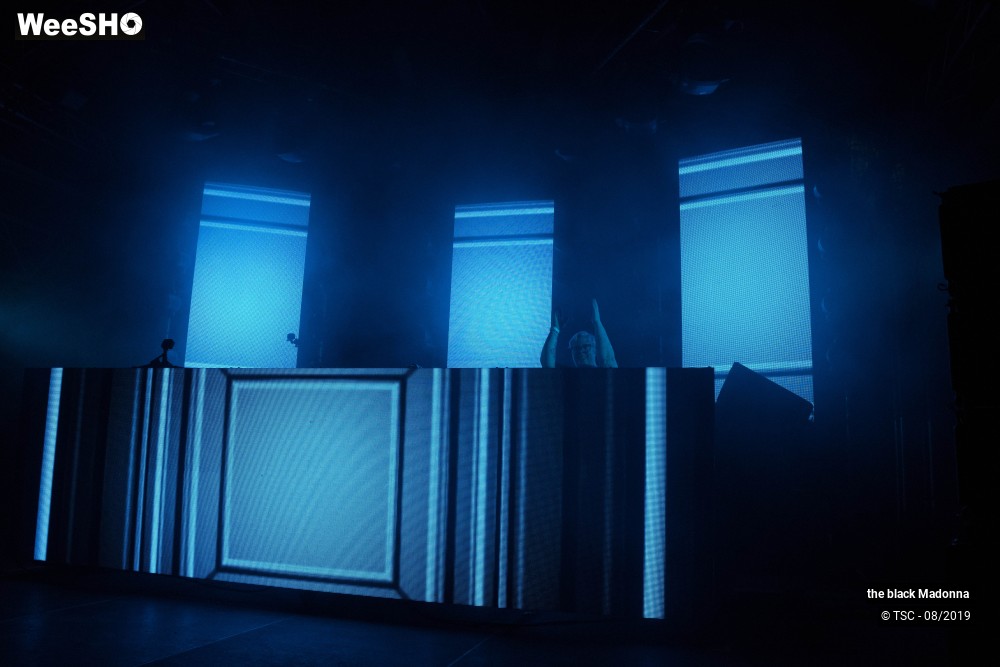 3/5 photos du spectacle The Black Madonna