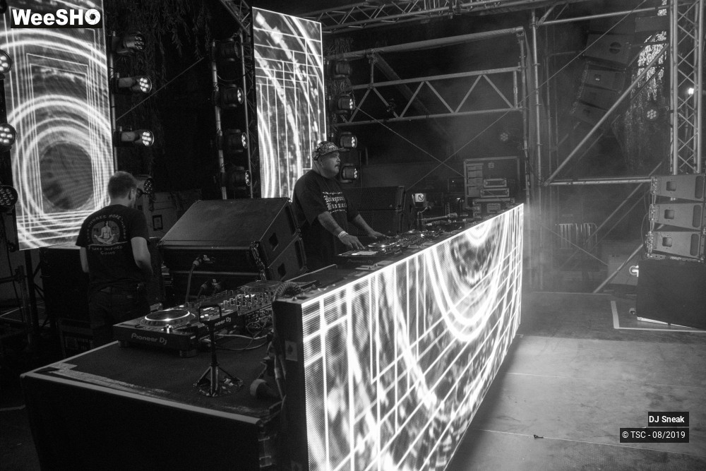 2/4 photos du spectacle DJ Sneak