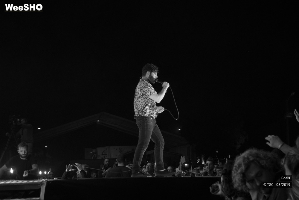 3/8 photos du spectacle Foals