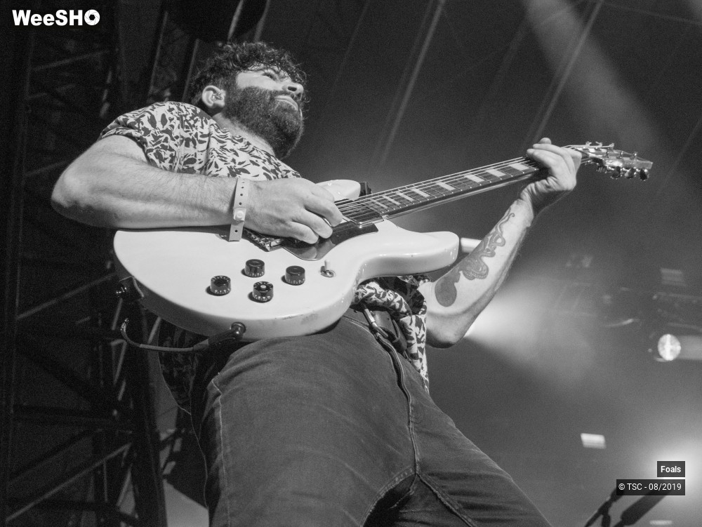 7/8 photos du spectacle Foals