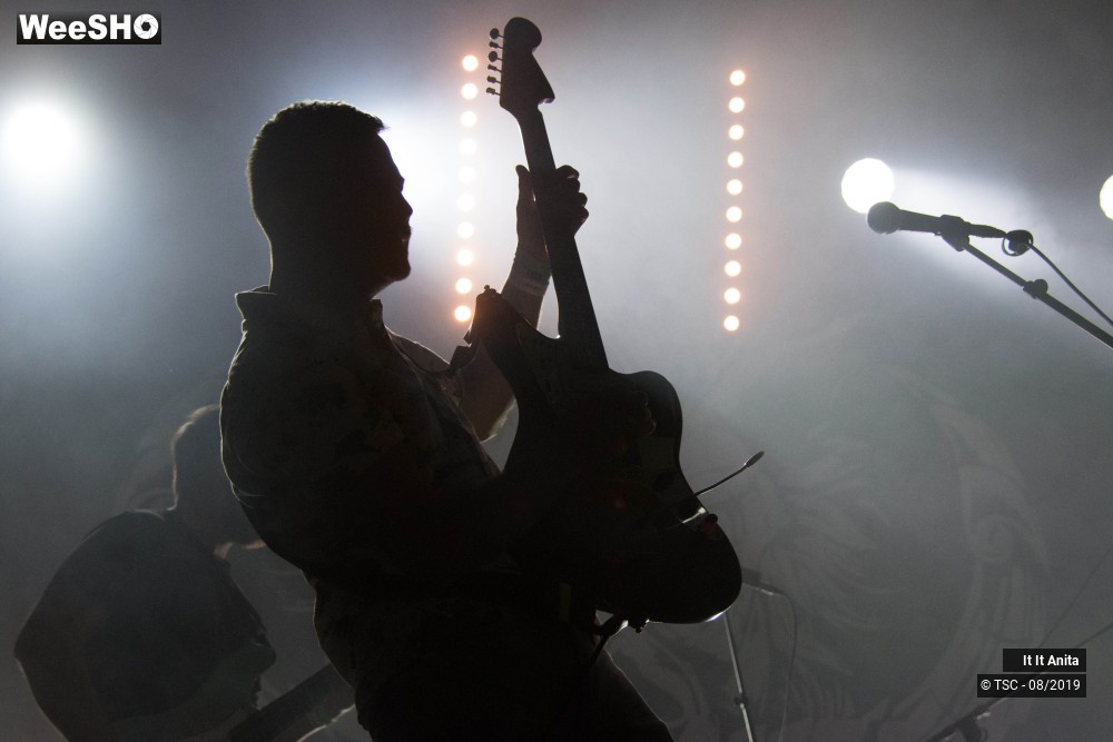 7/10 photos du spectacle It It Anita