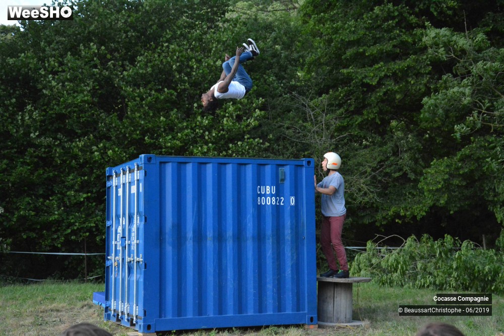 18/30 photos du spectacle Equivalent Quatre pieds