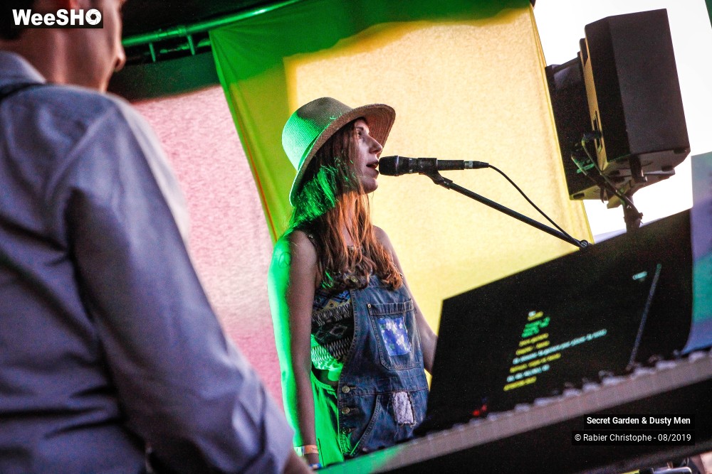 21/42 photos du spectacle Secret Garden and the Dusty Man