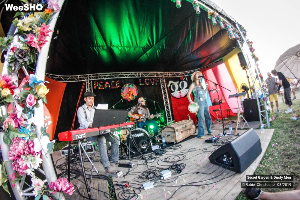 24/42 photos du spectacle Secret Garden and the Dusty Man
