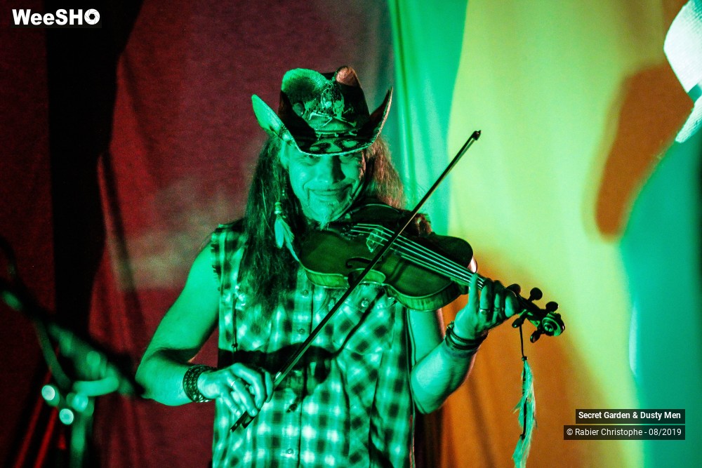 32/42 photos du spectacle Secret Garden and the Dusty Man