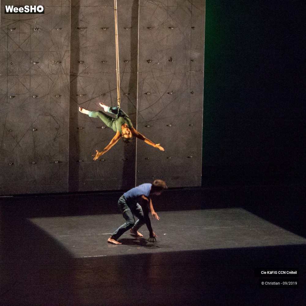 16/31 photos du spectacle Vertikal - Mourad Merzouki