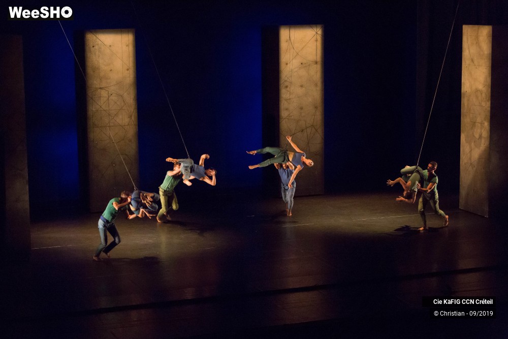 29/31 photos du spectacle Vertikal - Mourad Merzouki