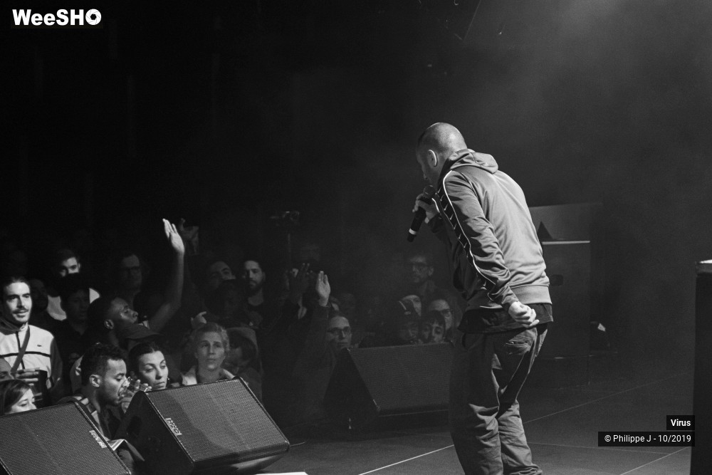 17/22 photos du spectacle Virus