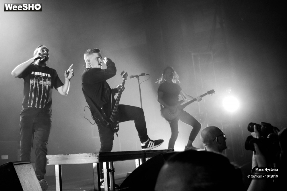 6/39 photos du spectacle Mass Hysteria