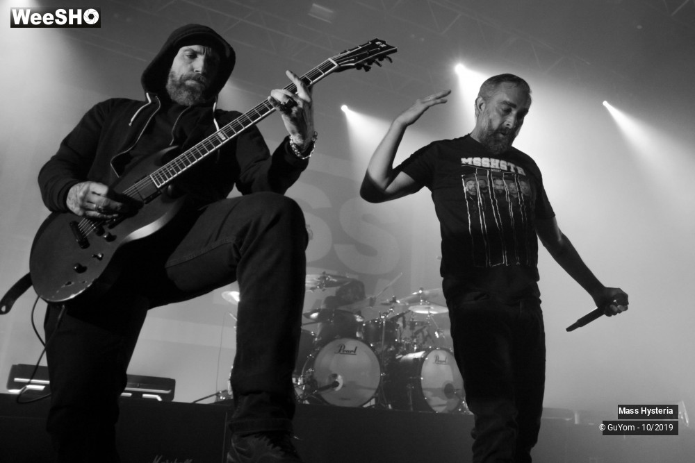 8/39 photos du spectacle Mass Hysteria