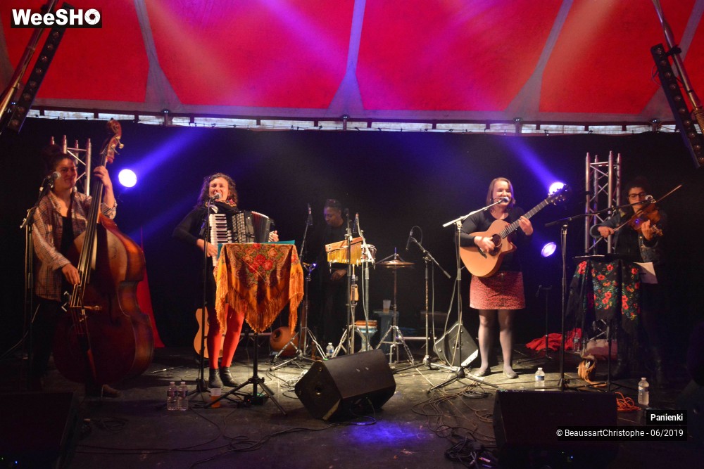 20/23 photos du spectacle Narodziny