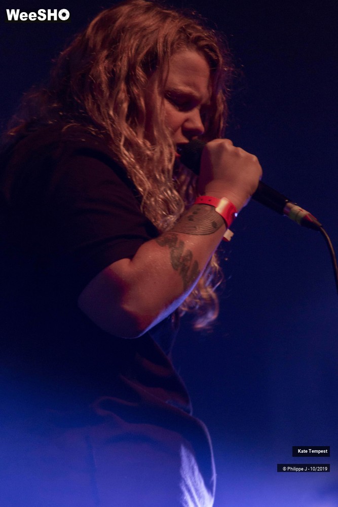 4/10 photos du spectacle Kate Tempest