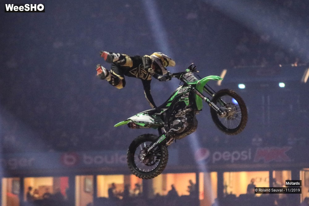 5/37 photos du spectacle F M X