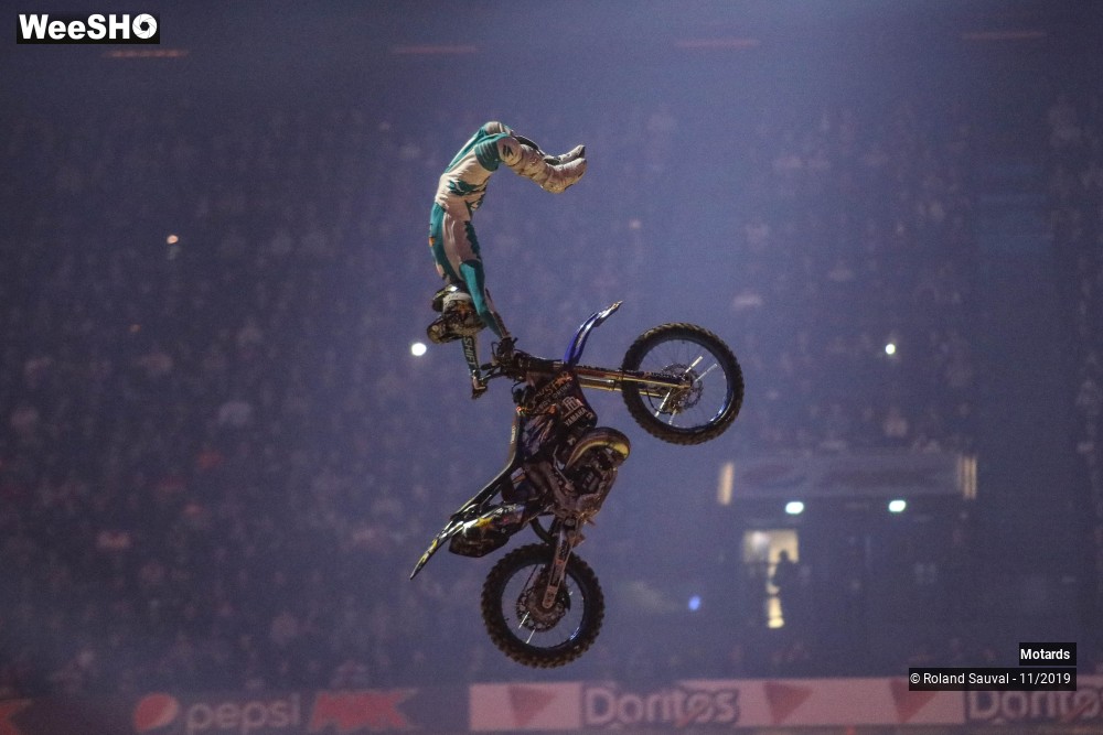 7/37 photos du spectacle F M X