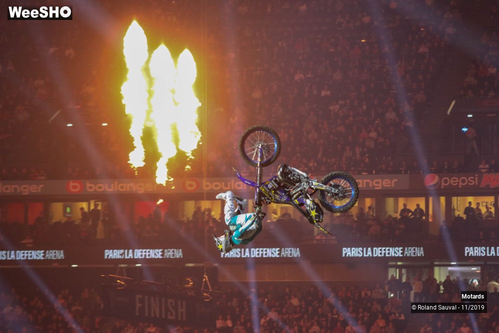 10/37 photos du spectacle F M X