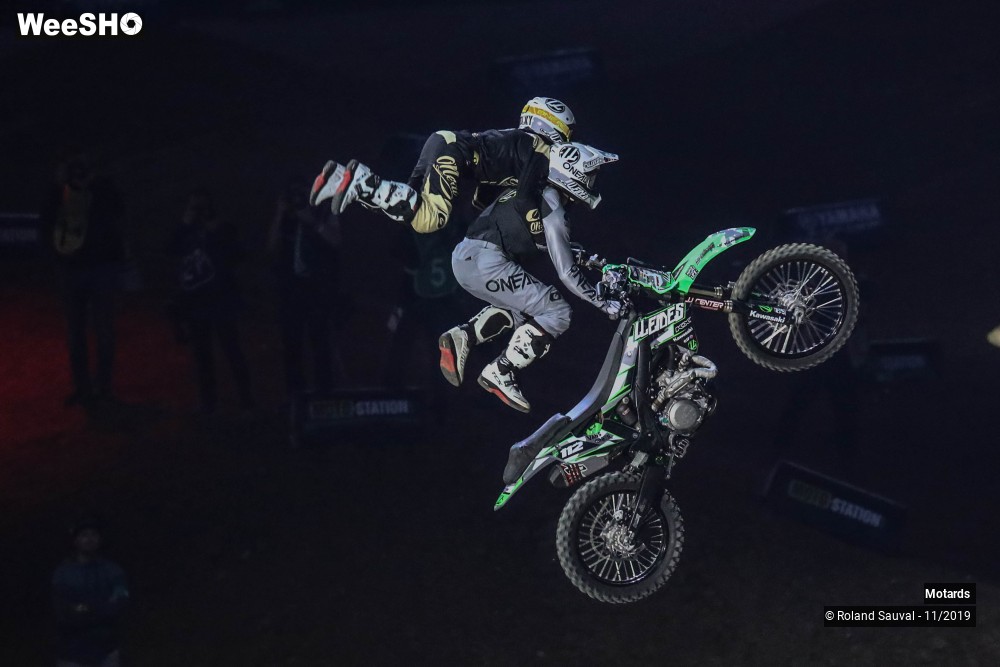 15/37 photos du spectacle F M X