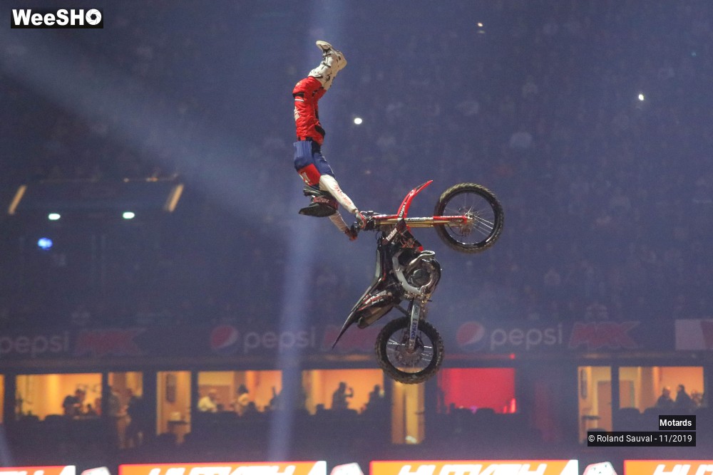 17/37 photos du spectacle F M X