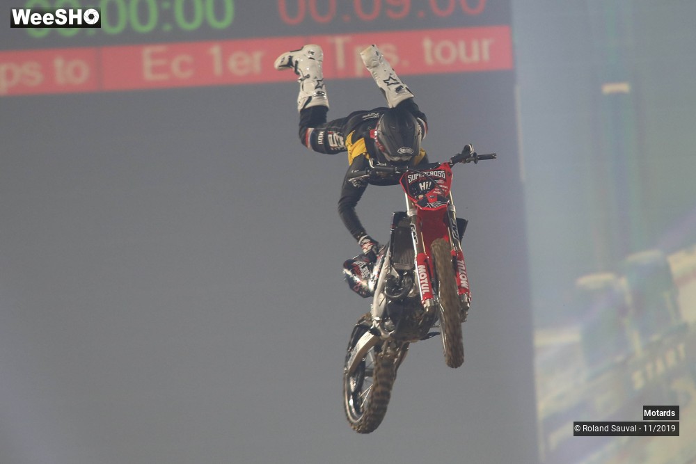 19/37 photos du spectacle F M X