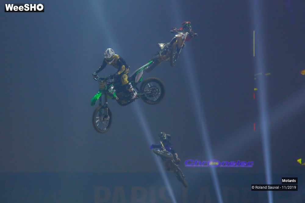 20/37 photos du spectacle F M X