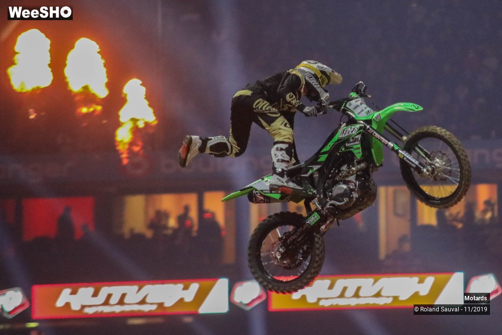 23/37 photos du spectacle F M X