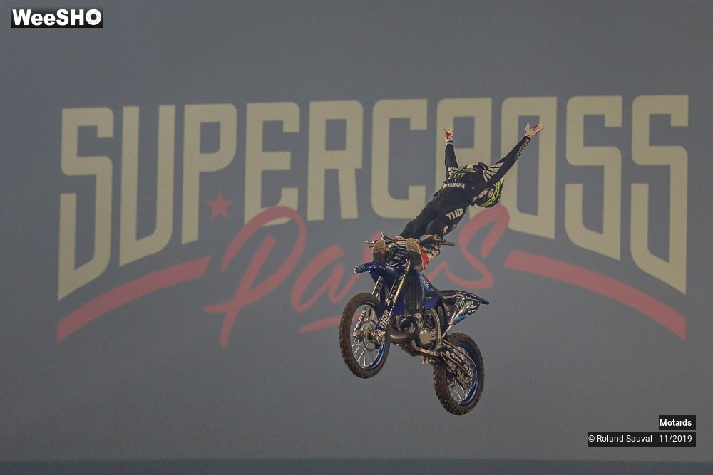 26/37 photos du spectacle F M X