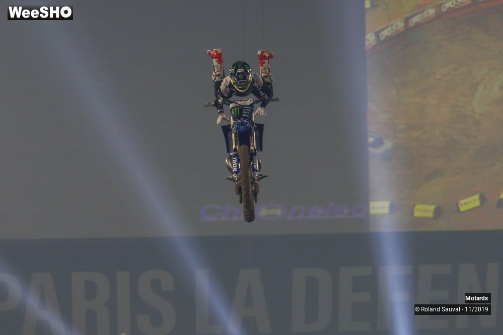 33/37 photos du spectacle F M X