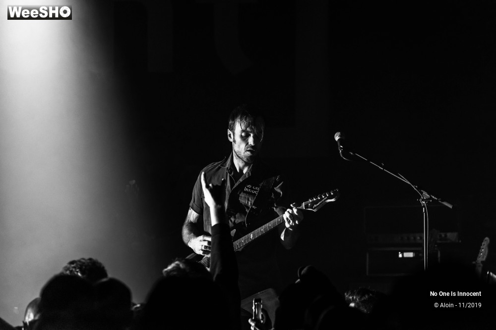 11/33 photos du spectacle No One Is Innocent