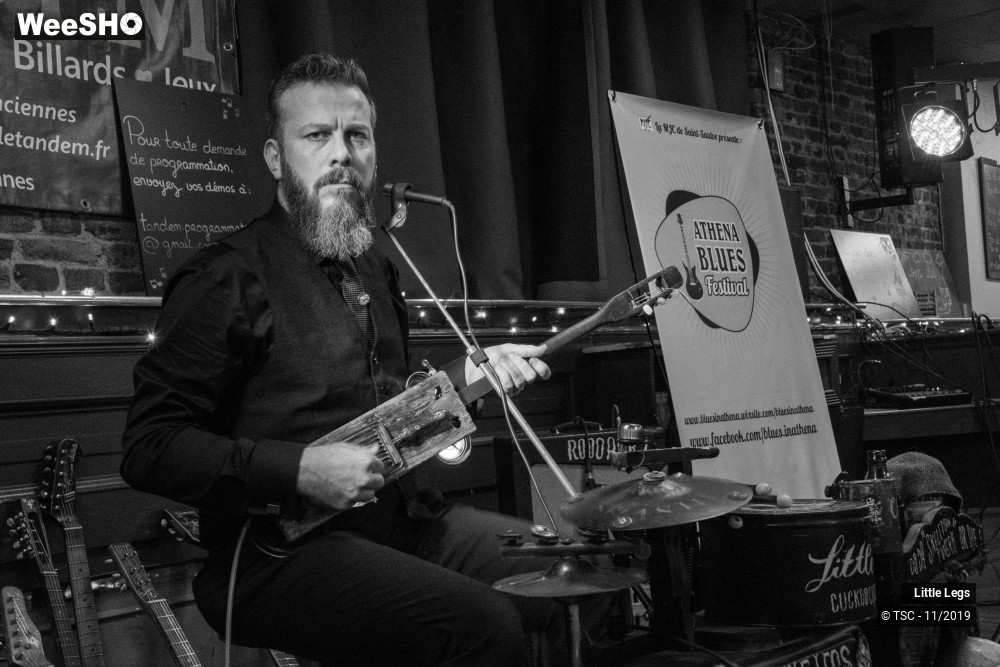 20/20 photos du spectacle Little Legs