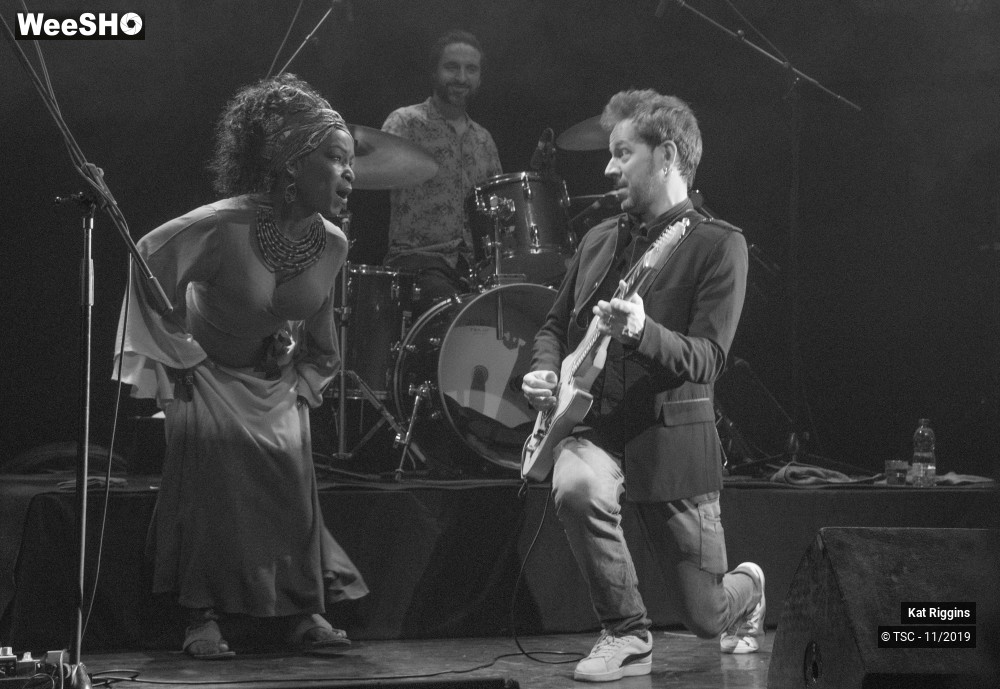 3/18 photos du spectacle Kat Riggins