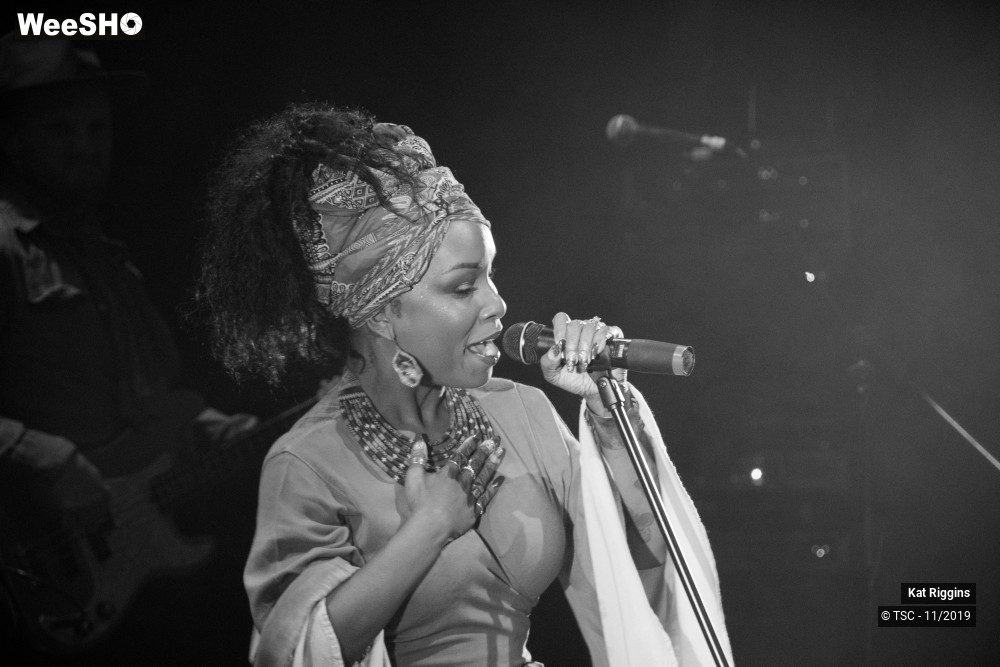 6/18 photos du spectacle Kat Riggins