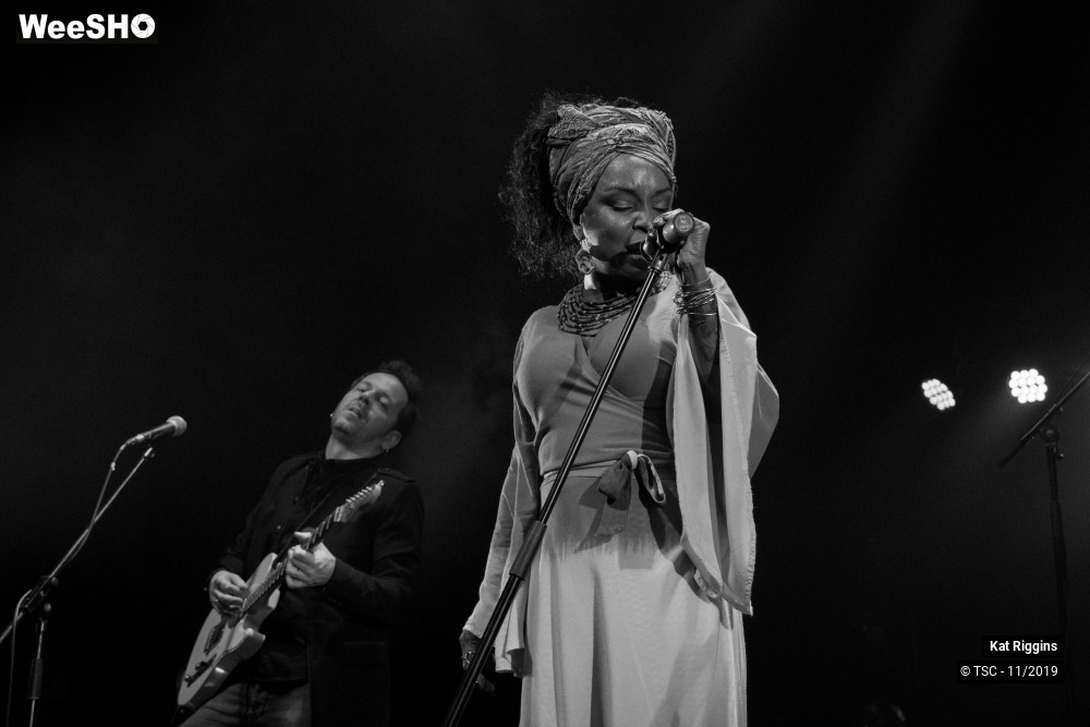 11/18 photos du spectacle Kat Riggins