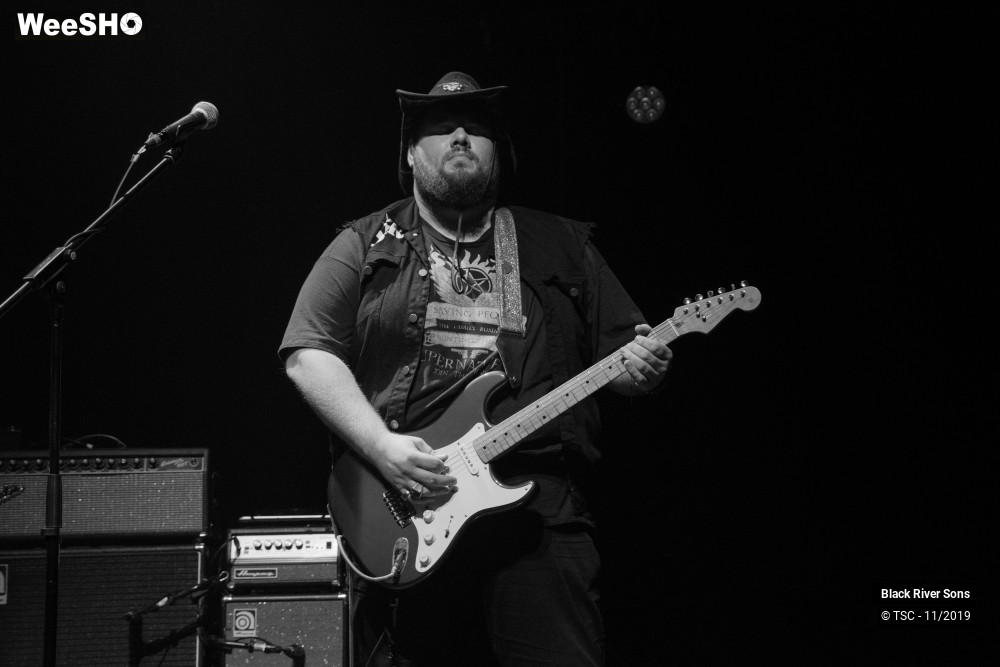 8/13 photos du spectacle Black River Son