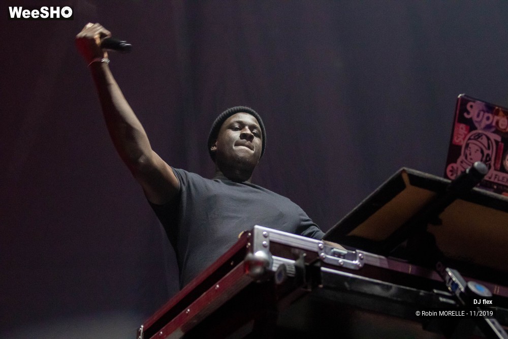 11/43 photos du spectacle DJ flex