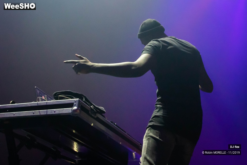 32/43 photos du spectacle DJ flex