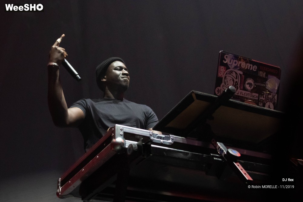 33/43 photos du spectacle DJ flex