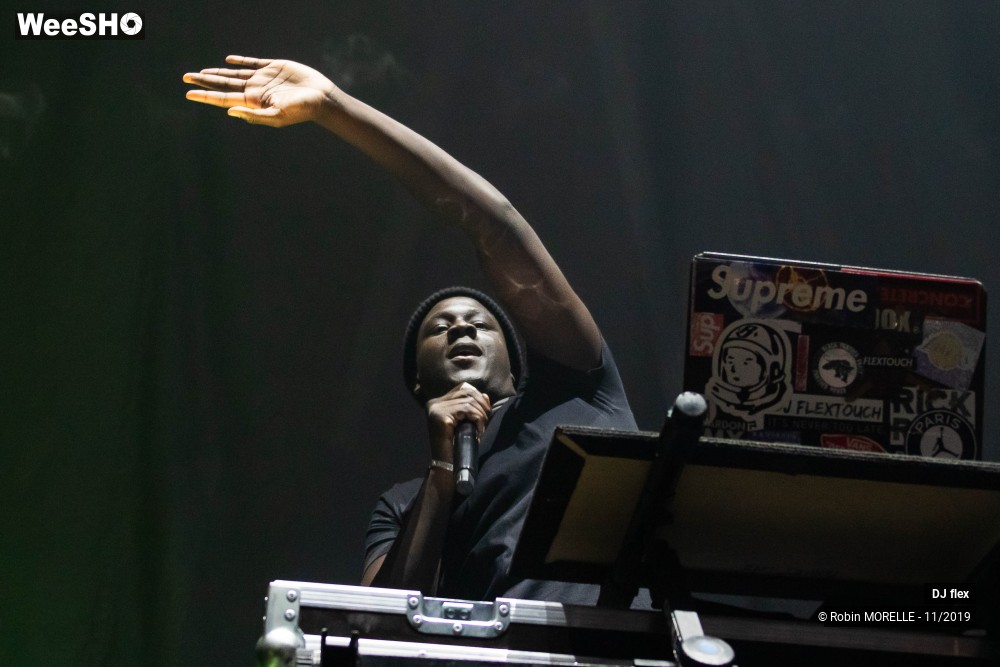 34/43 photos du spectacle DJ flex