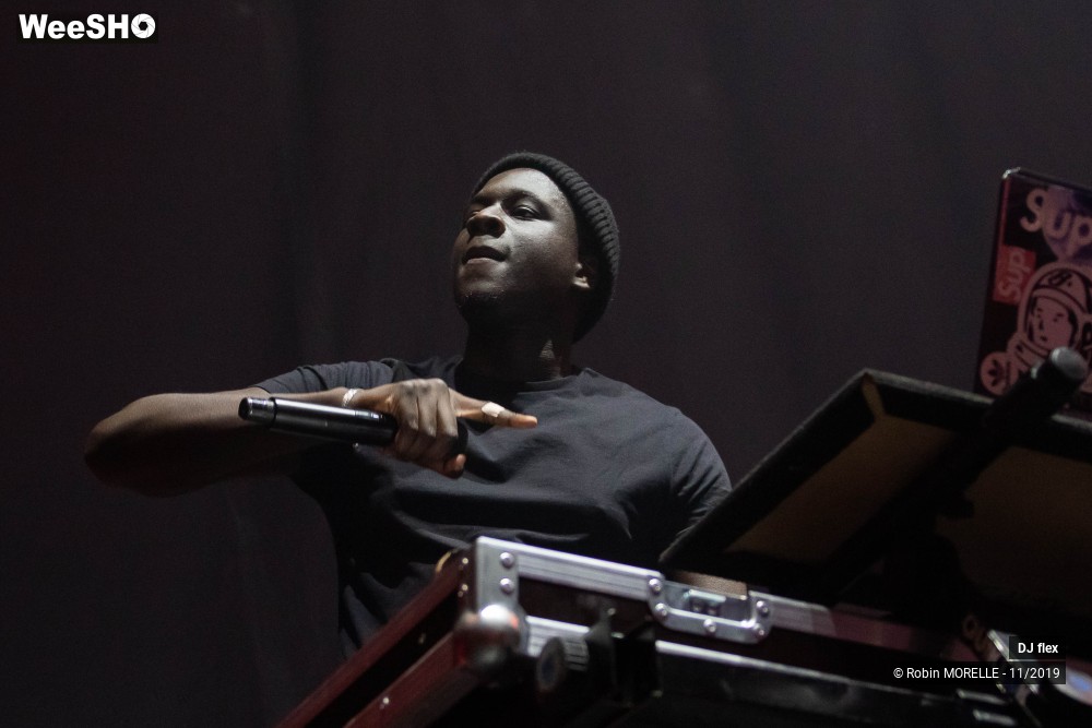 35/43 photos du spectacle DJ flex