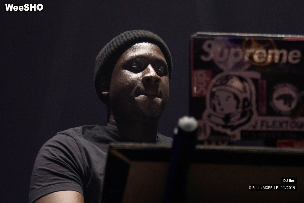 39/43 photos du spectacle DJ flex