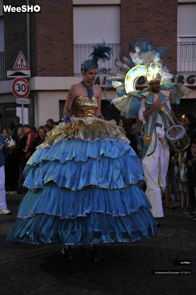 8/44 photos du spectacle Parade finale